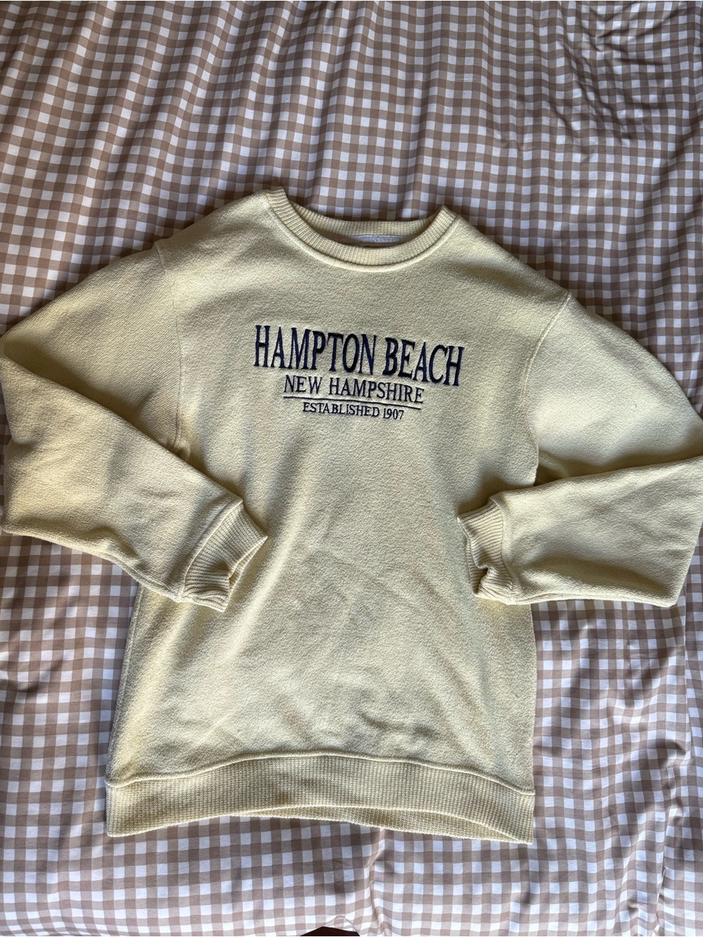 Pacific & Co. Hampton Beach NH Graphic Crewneck – Yellow